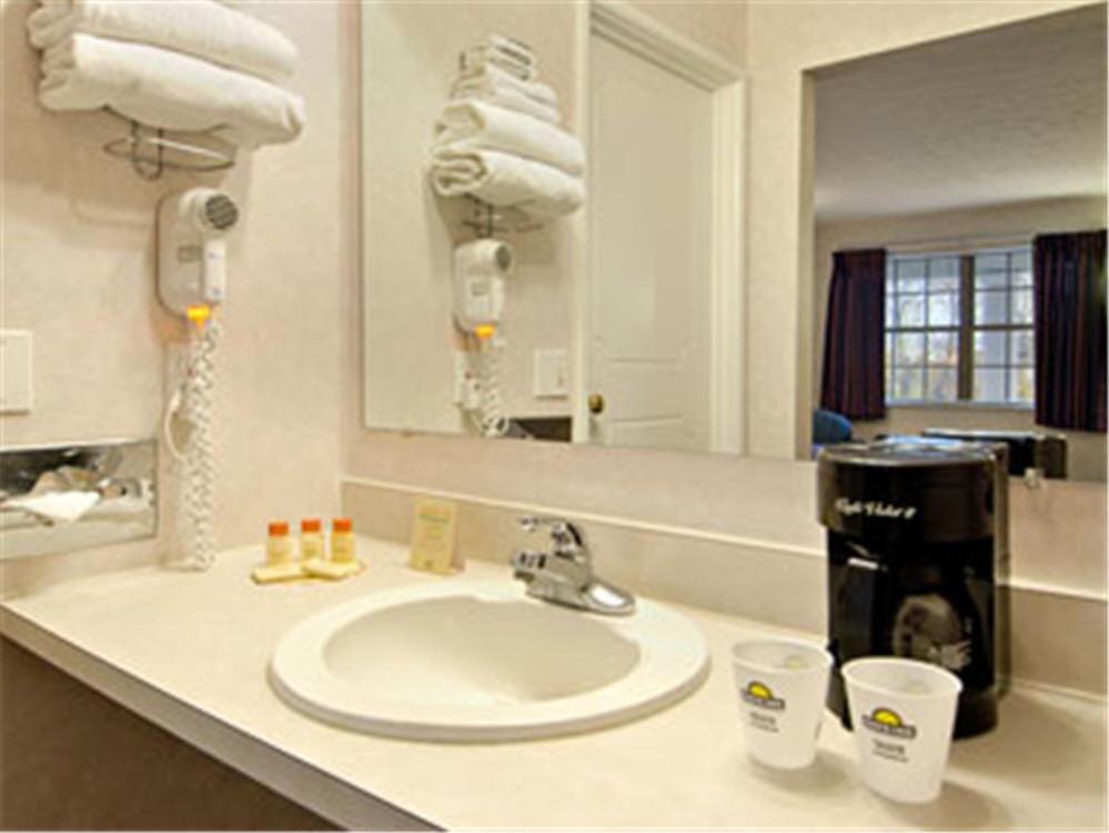Days Inn Маседония Номер фото